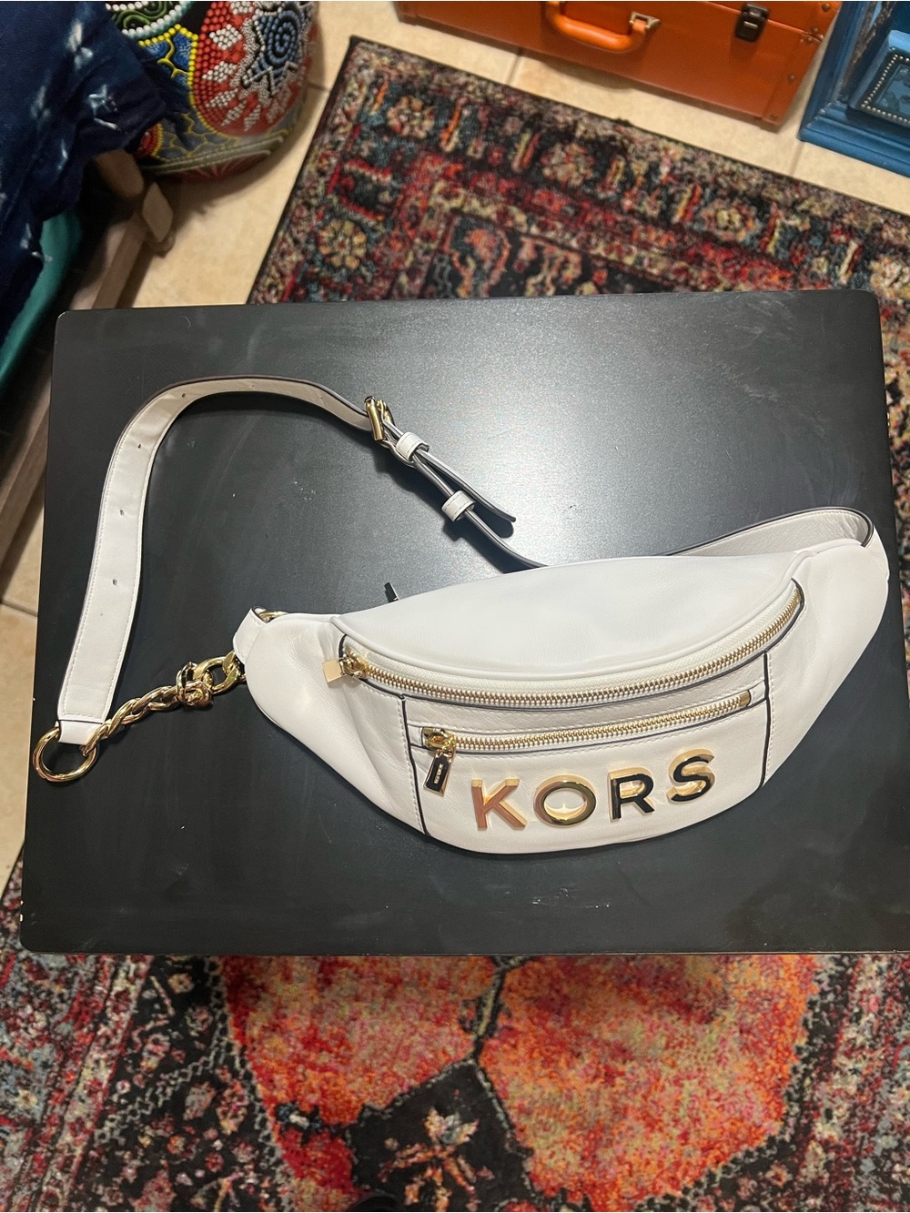 Michael Kors White Leather Crossbody Belt Bag with Gold Hardware - Picture 5 of 7